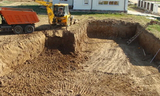 Рытье котлованов под фундамент в Балаково – цена от 2610 руб. за м3 | 2Землекопа-Блк