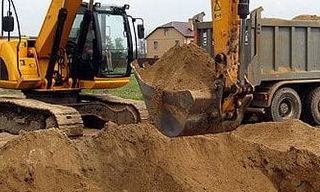 Выкопать яму экскаватором в Балаково от 940 руб. - 2Землекопа-Блк