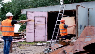 Демонтаж гаражей в Балаково, цена от 1775 руб. – услуги под ключ от 2Землекопа-Блк